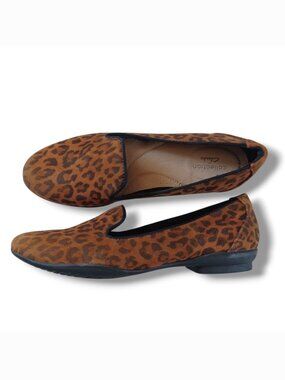 Clarks Collection Womens Flats Slip On Shoes Loafer Sara Poppy Leopard Size 5.5